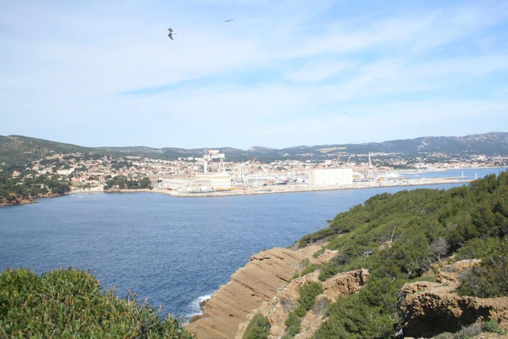 Une vingtaine de bénévoles nettoient le Vallat et Saint-Jean à la Ciotat